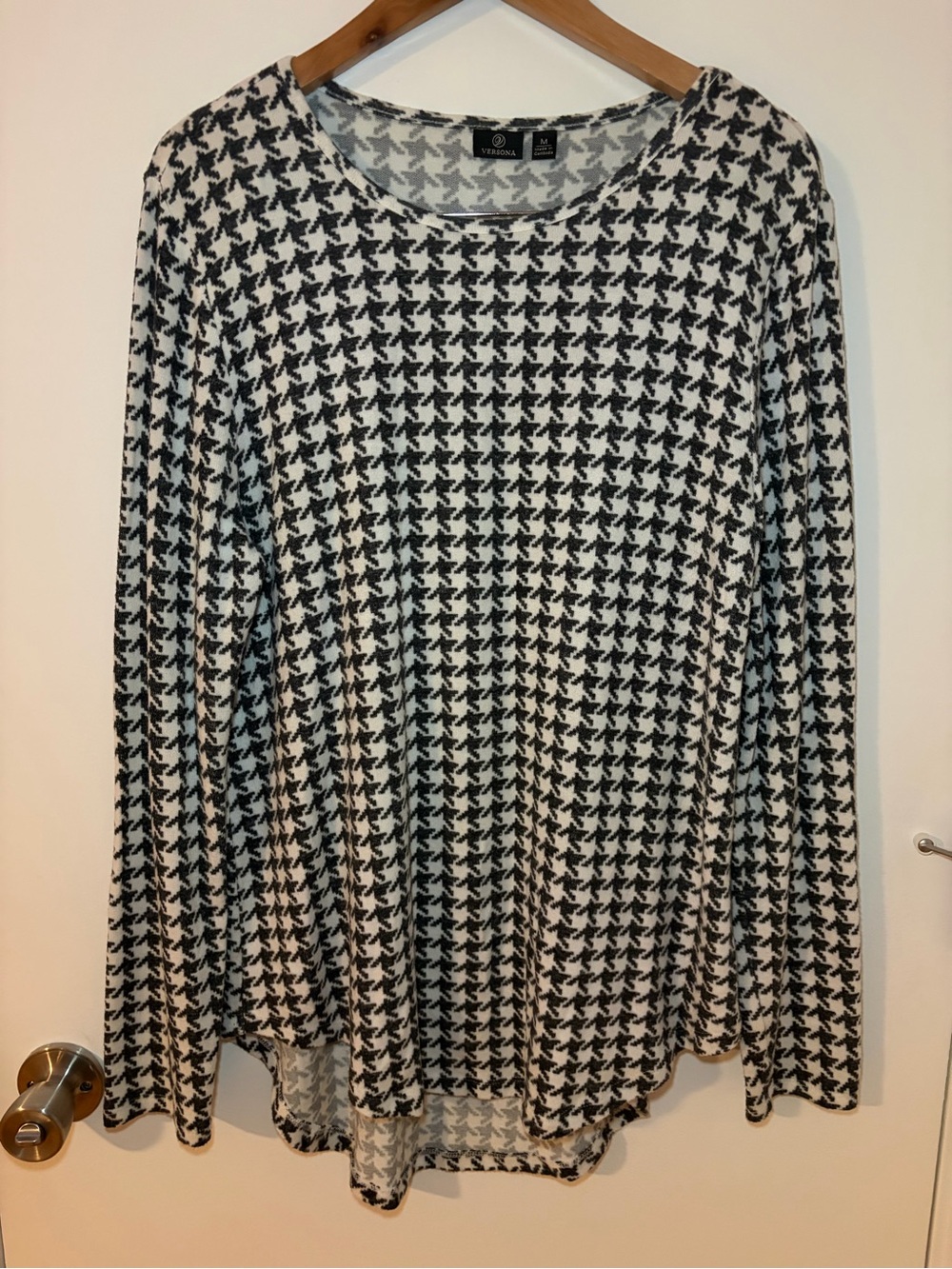 Versona Black & White Houndstooth Long-Sleeve Top